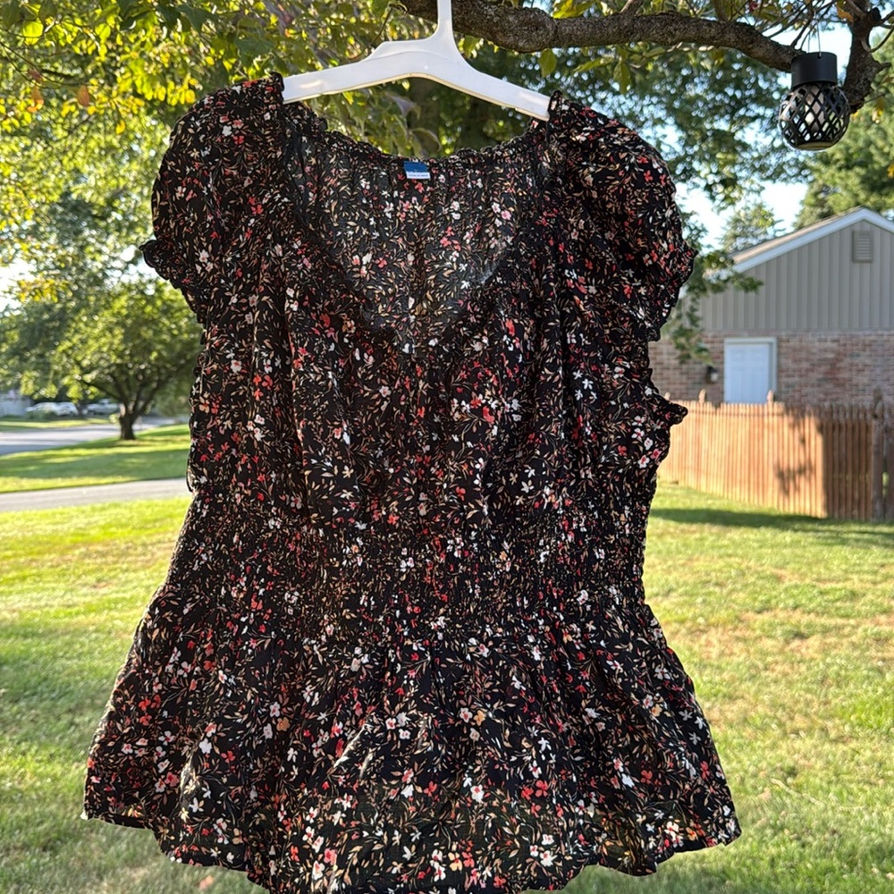 Women’s floral shirt